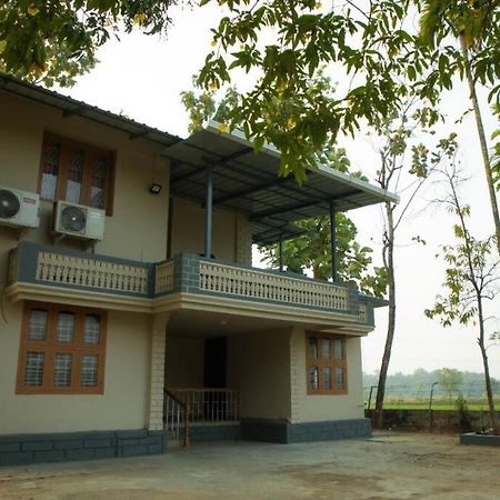 Heal Hive Homestay Палаккад Екстер'єр фото